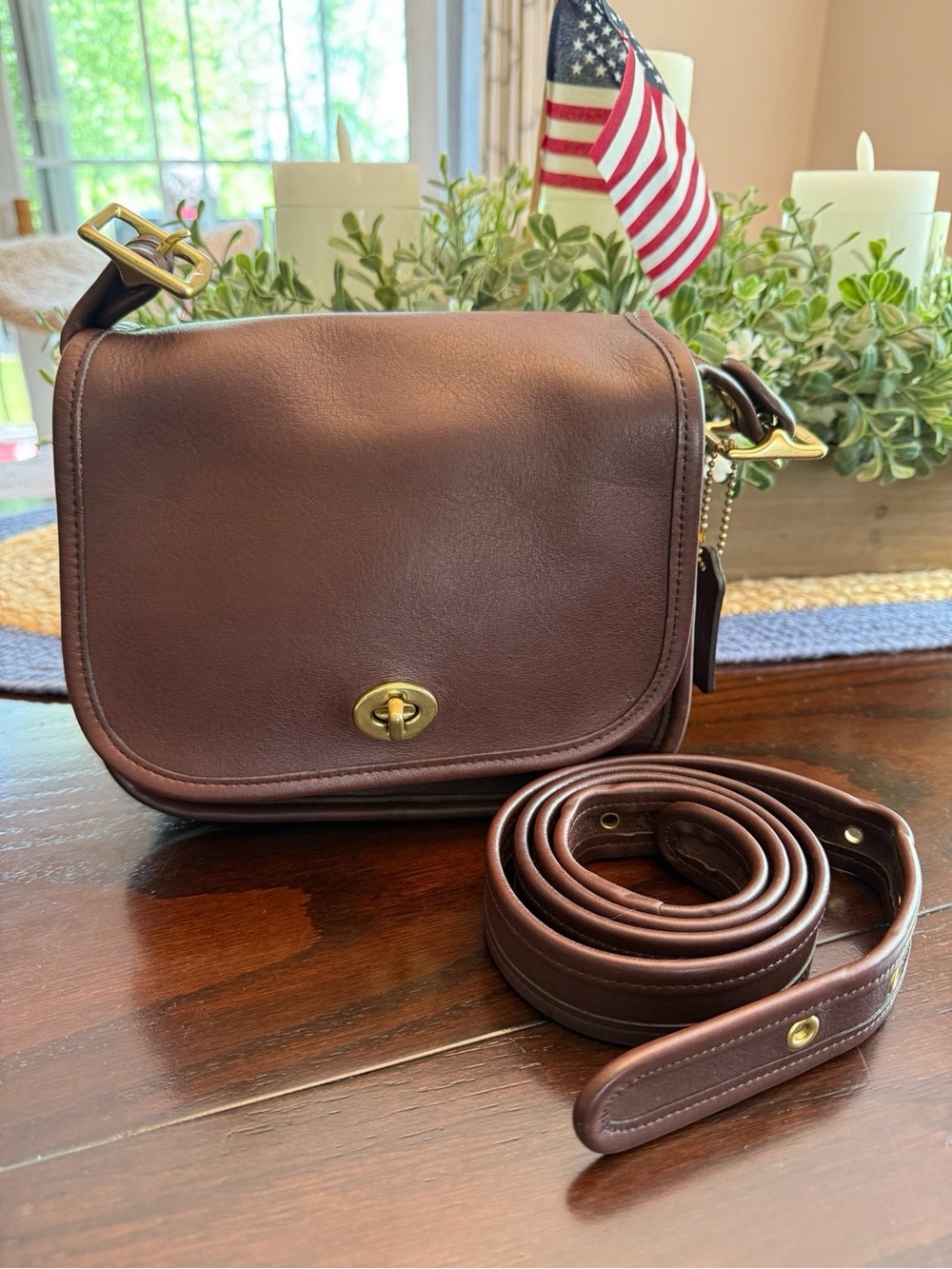Vintage Coach Mahogany Brown 9965
Legacy Small Flap Crossbody Bag Brass hardware - Picture 2 of 16